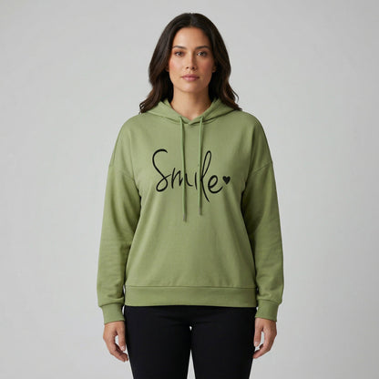 Hellolivgrüner Kapuzenpullover mit schwarzem Smile-Schriftzug und langem Ärmel, frontale Ansicht