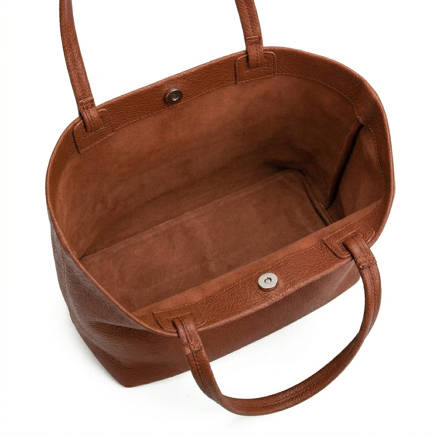 Offene cognacbraune Leder-Schultertasche mit weichem braunem Innenfutter und magnetischem Druckknopfverschluss