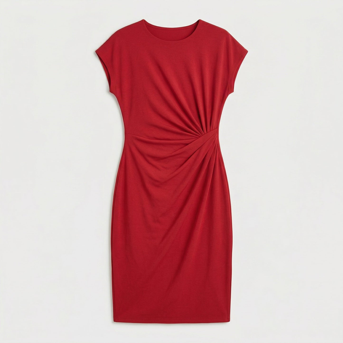 Rotes midi-kleid mit rundhalsausschnitt und seitlicher raffung, kurzärmlig, körperbetont