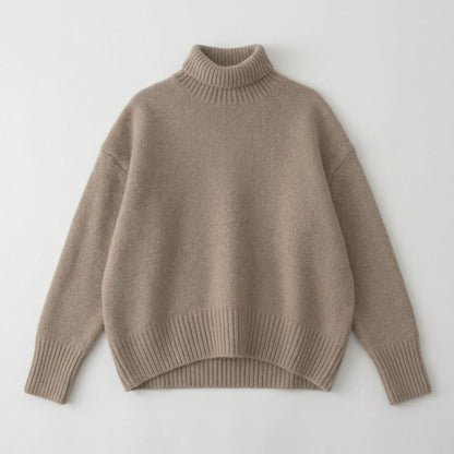 Beiger Damen-Strickpullover mit hohem Rollkragen und geripptem Saum, flach liegend