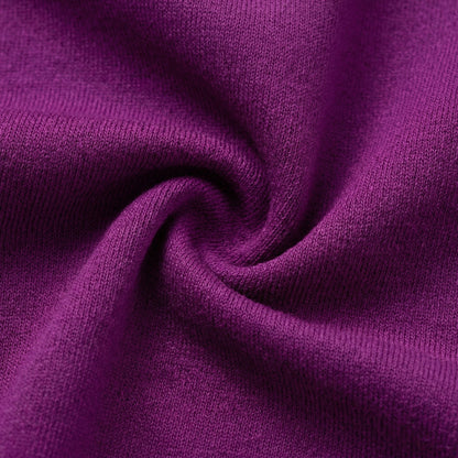 Feiner violetter Strickstoff mit glatter, dichter Maschenstruktur, Detailaufnahme