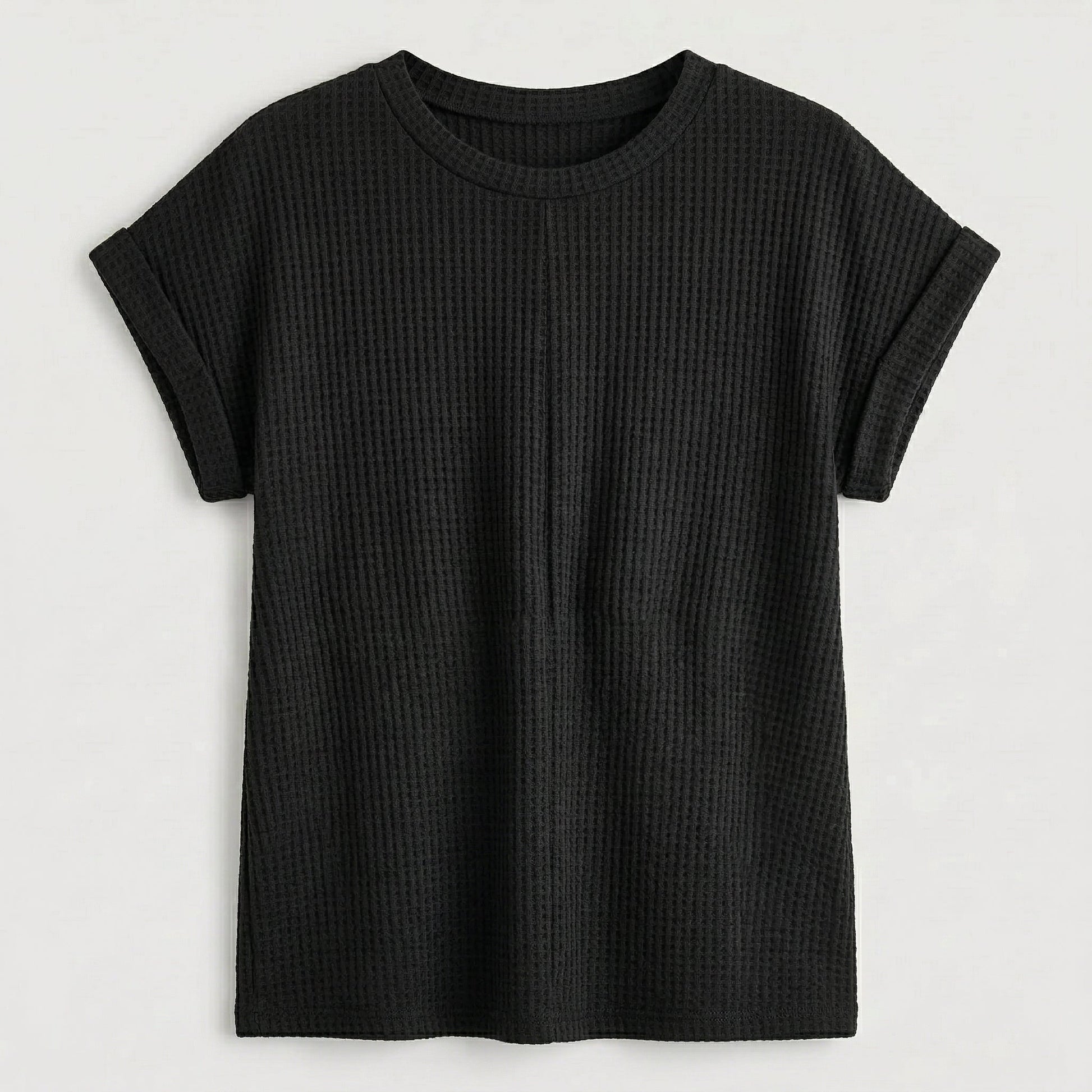 Schwarzes kurzärmeliges T-Shirt mit Waffelstruktur und rundem Ausschnitt, flach liegend fotografiert