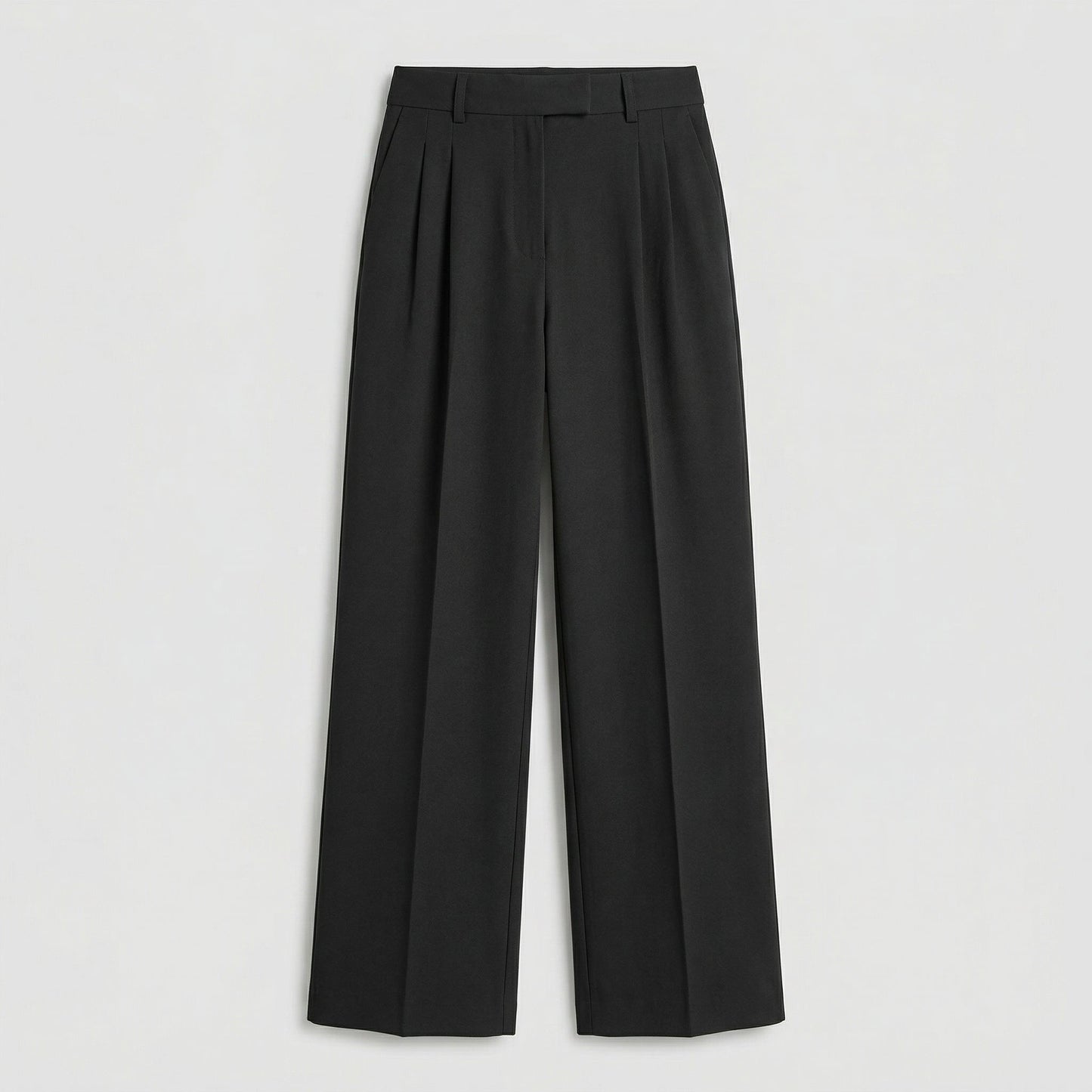 Schwarze Damenhose mit hohem Bund und weitem Bein, glatter Stoff, frontale Ansicht