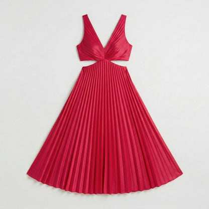 Rotes ärmelloses Maxikleid mit V-Ausschnitt, Plisseerock und Cut-Outs an der Taille, flach liegend